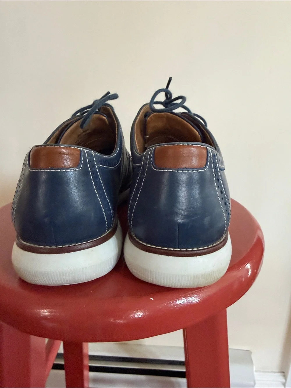 Johnston & Murphy Navy Blue Wingtip Derby Shoes